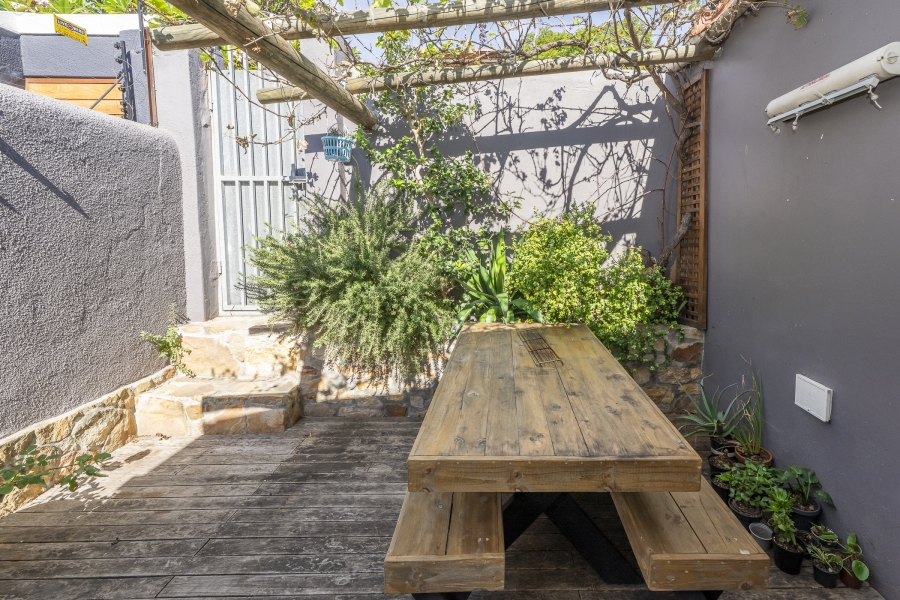 2 Bedroom Property for Sale in Woodstock Western Cape